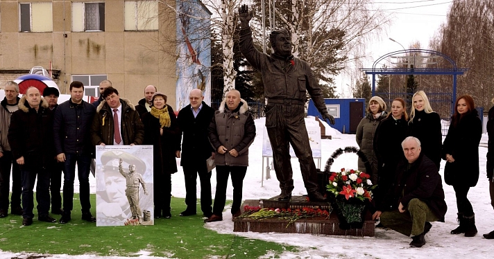 День рождения Макарыча ярославцы отметили на аэродроме «Левцово»_156426