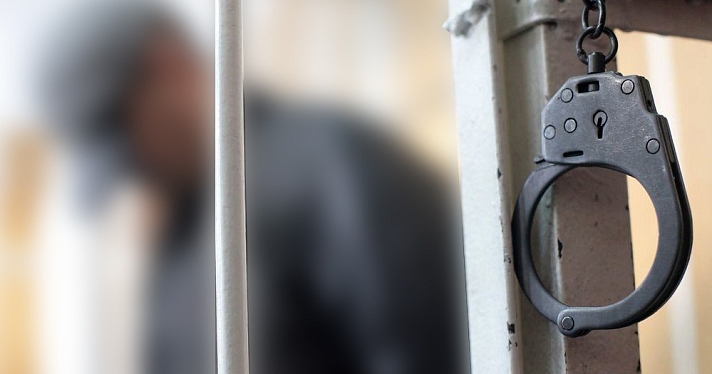 В Ярославской области вор вынес из дома пенсионерки украшения и технику на 470 тысяч рублей