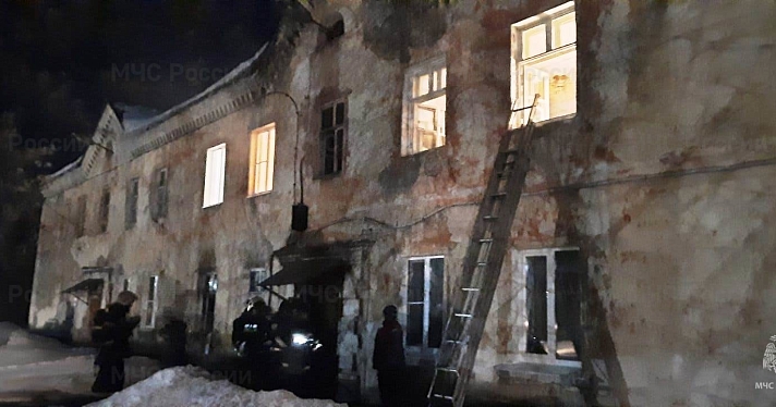 При пожаре на окраине Ярославля погиб пожилой мужчина_234811