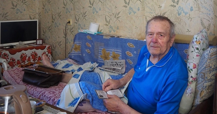 «Не запирайте ветерана в квартире»: 88-летний ярославец не может выйти из дома из-за «опасных» пандусов