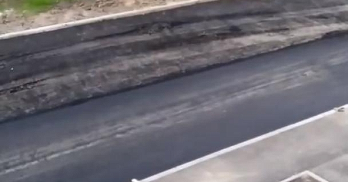 Мэрия обязала подрядчика заново положить асфальт во дворе на Туманова