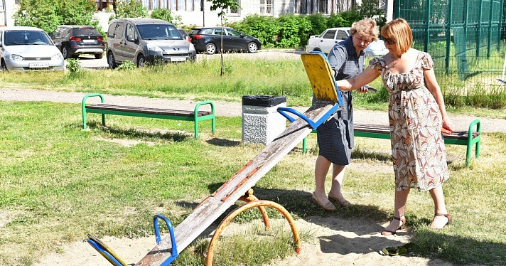 В Ярославле начнут сносить разваленные детские площадки_158811