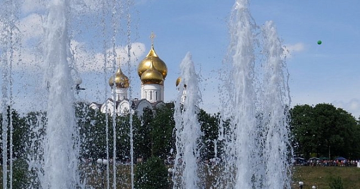 Фонтаны в Ярославле подготовили к включению