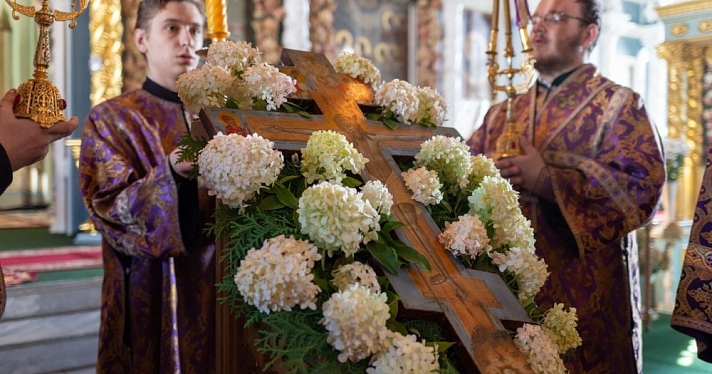 Воздвижения Креста Господня: дата праздника, традиции, приметы, запреты