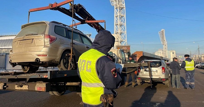 В Ярославле устроили облаву на нарушителей парковки на улице Победы_227492