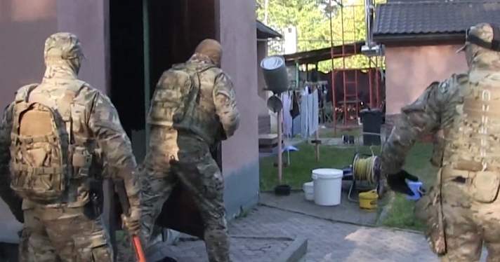 Сотрудники ФСБ задержали ярославцев, подозреваемых в незаконной банковской деятельности