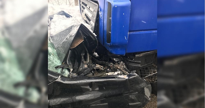 В Ярославле в ДТП с фурой пострадали люди