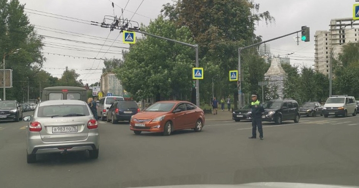 В Ярославле перекрыли съезды с Октябрьского моста: Михаил Мишустин прилетел с рабочим визитом_219472