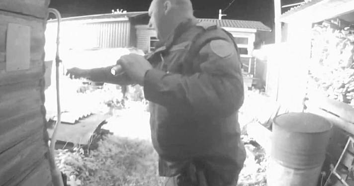 Трое ярославских полицейских при пожаре спасли молодого мужчину