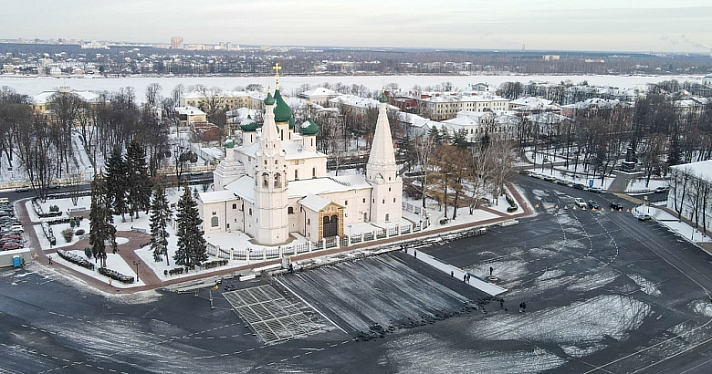 В Ярославле въезд на Советскую площадь перекрыли на сезон работы катка