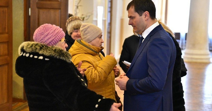 Владимир Волков попросил жителей Резинотехники не верить слухам о закрытии больницы_156569