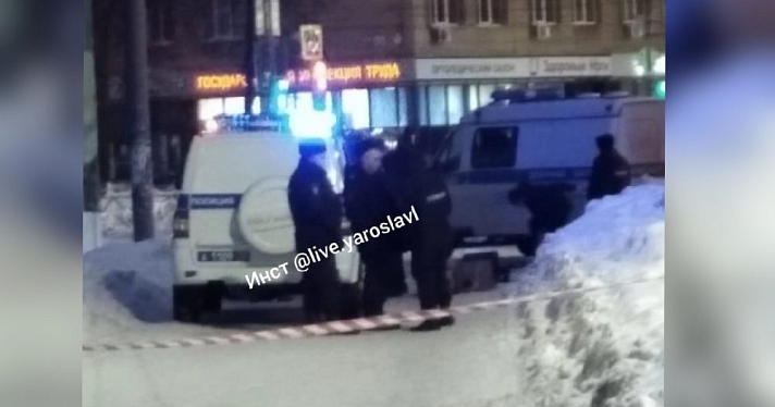 «Крови очень много»: в центре Ярославля обнаружили труп мужчины