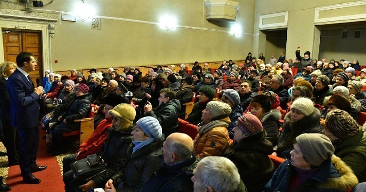 Владимир Волков попросил жителей Резинотехники не верить слухам о закрытии больницы_156566