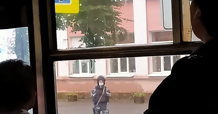 Утро у ярославских приставов началось с гранаты на крыльце