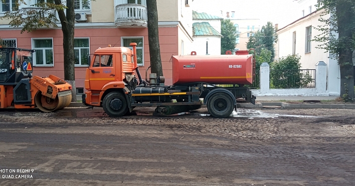 Ярославцы просят не уничтожать на набережной старинную булыжную мостовую_216933